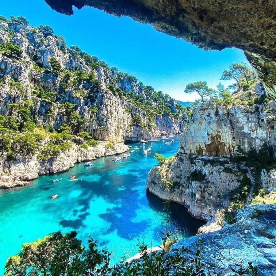 Love Room Jacuzzi Netflix Marseille Exterior photo